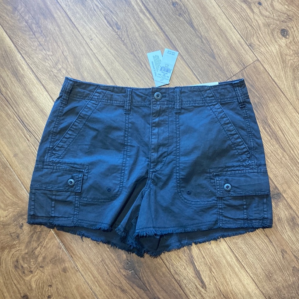 American Eagle AE Black Snappy Stretch ‘90’s Boyfriend Cargo Short Size 8 NWT
